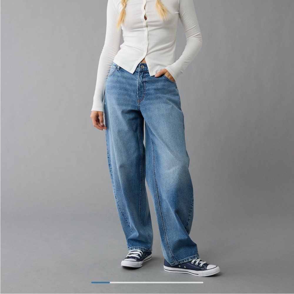AE Strigid Low-Rise Baggy Barrel Jean